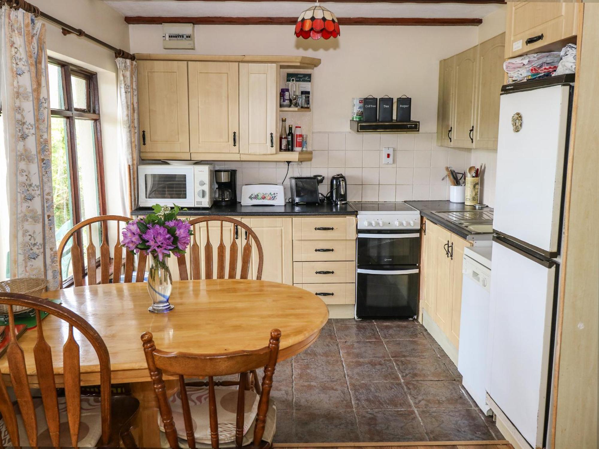 Hideaway Villa บอลลินโรบ ภายนอก รูปภาพ